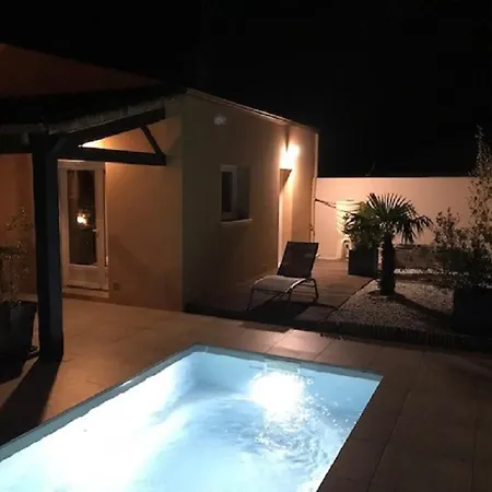 Charmante Maison, Piscine A 5 Min De L'ocean, 10 Min De La Rochelle / Ile De Re Villa