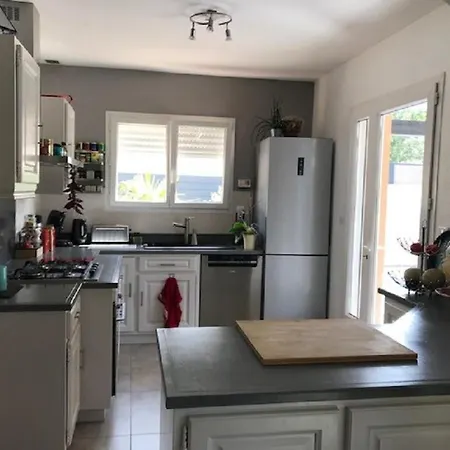 Charmante Maison, Piscine A 5 Min De L'ocean, 10 Min De La Rochelle / Ile De Re